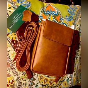 🔥NWT Genuine Leather Crossbody Wallet/Purse 👜